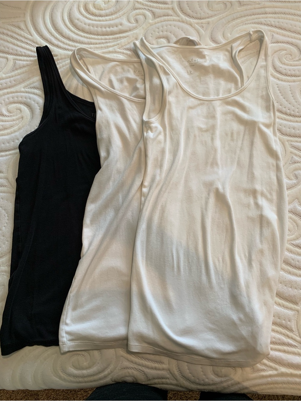 Set of 3 Maternity Tanks Size Small